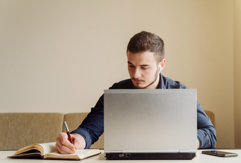 The Ultimate Guide to Choosing the Best Online Degree